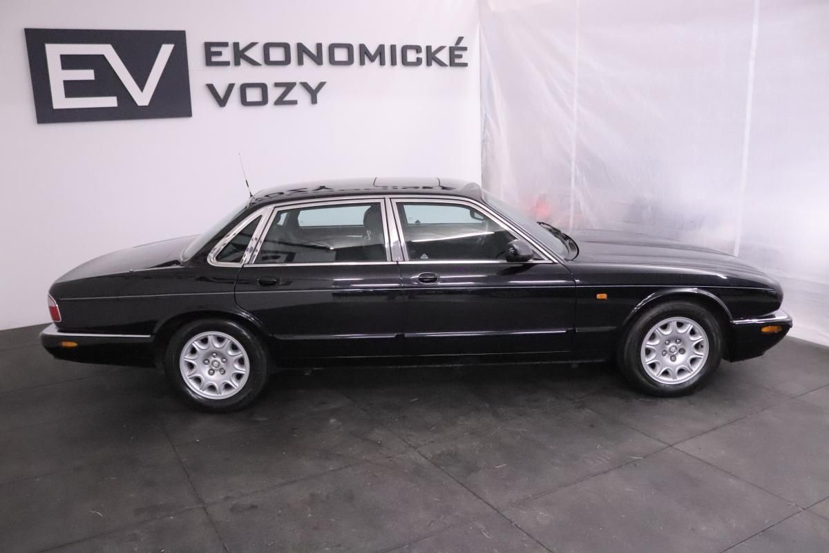 Jaguar XJ8, 4.0 V8 SOVEREIGN TOP - fotka 3