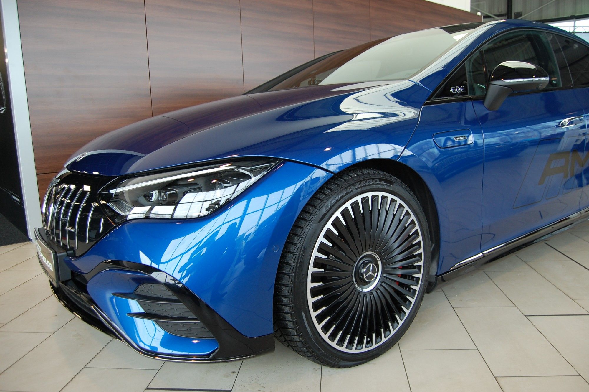 Mercedes-Benz EQE - fotka 5