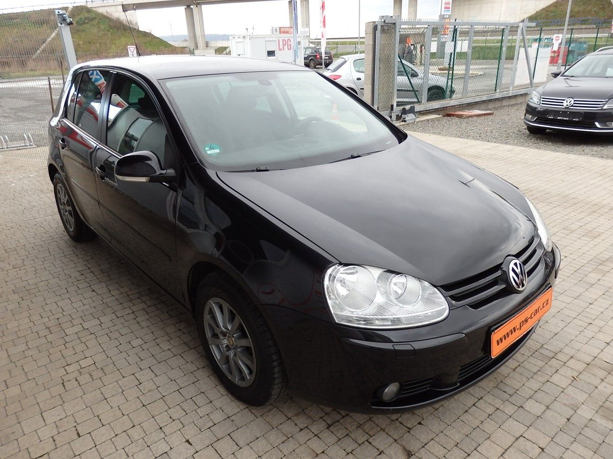 Volkswagen Golf, V 1,6 MPI 75kW KLIMA, TEMPOMAT - fotka 3
