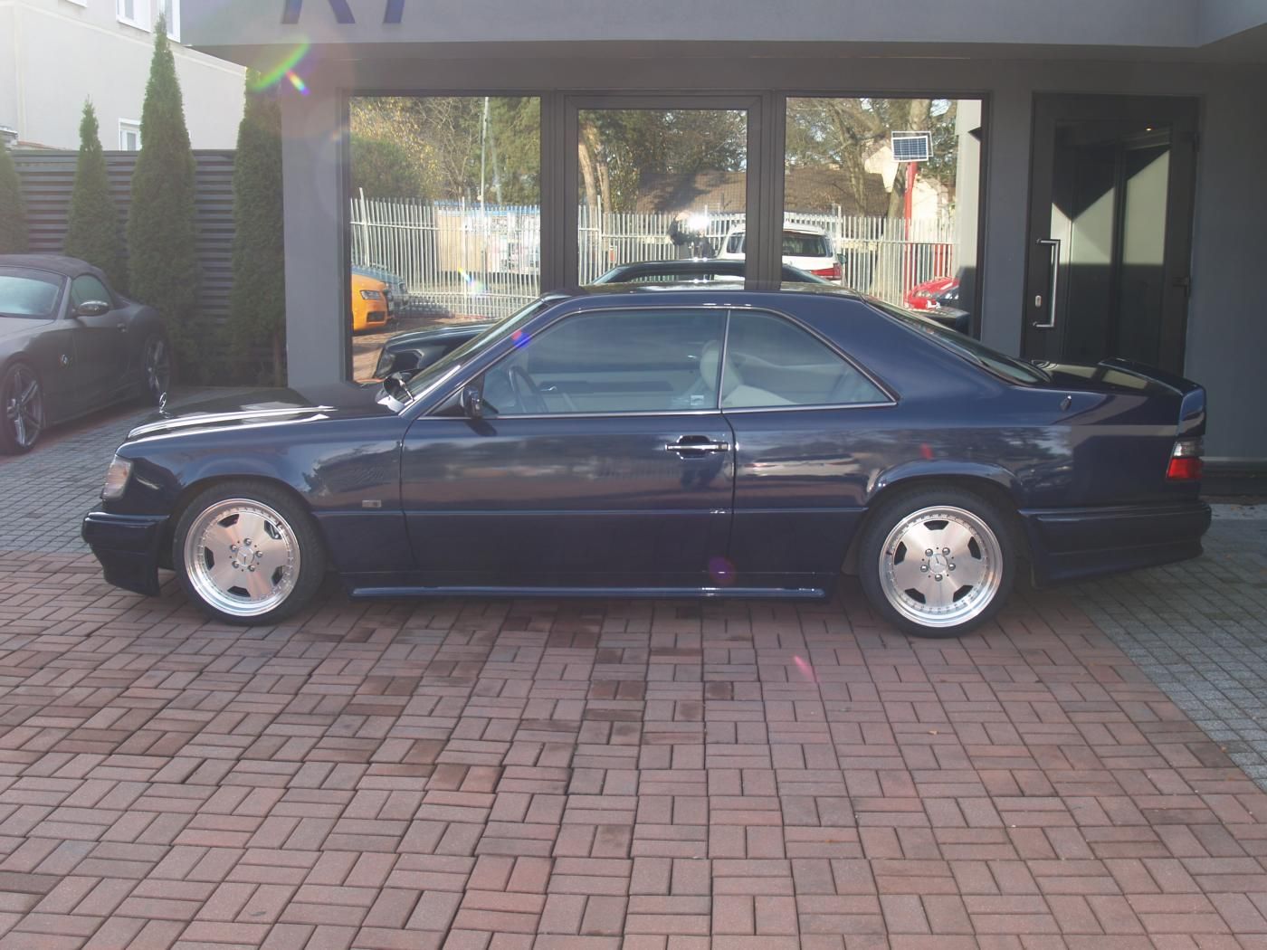 Mercedes-Benz Třídy E, E 320 - fotka 2