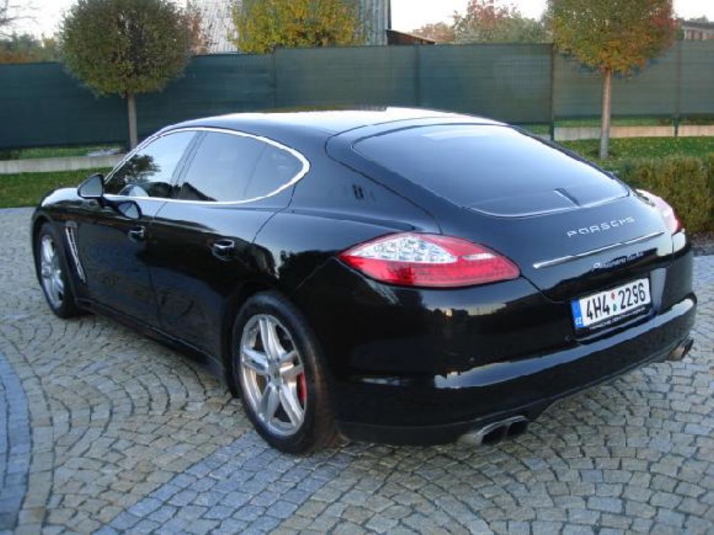 Porsche Panamera, TURBO NOVÉ V ČR PRVNÍ MAJITEL - fotka 3