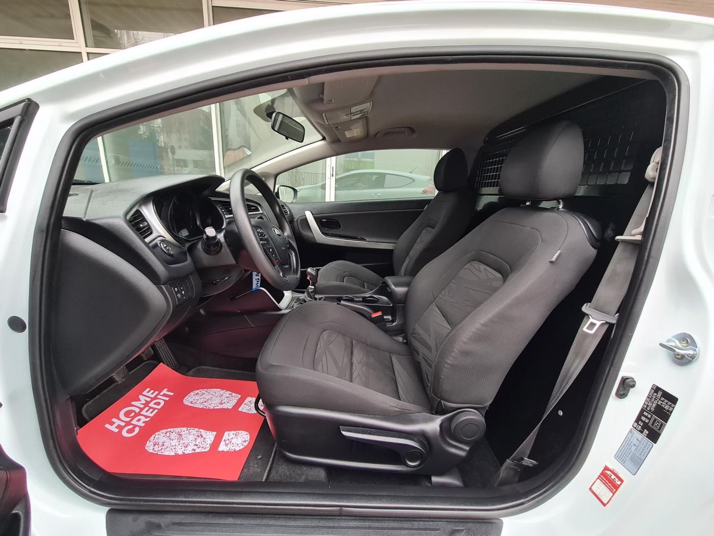 Kia Cee´d, 1,4 VAN!!2.MÍSTNÁ-SERVIS-N - fotka 2
