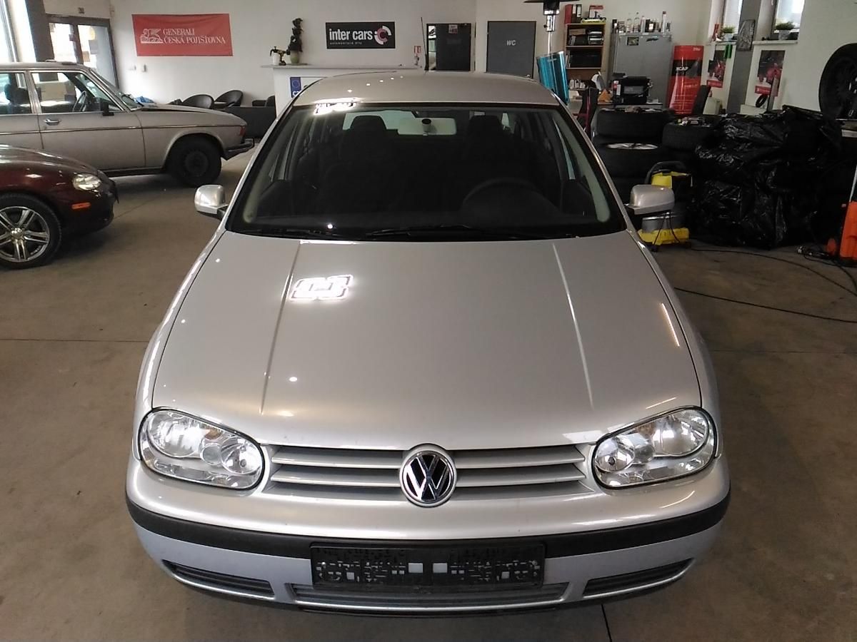 Volkswagen Golf, IV,1,4MPI,55KW,KLIMA,SER.KN - fotka 2
