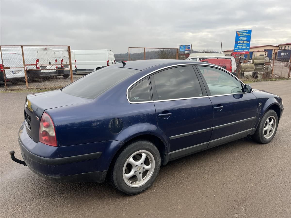 Volkswagen Passat, 1.9 TDi KLIMA 2 x KOLA BEZ STK - fotka 5