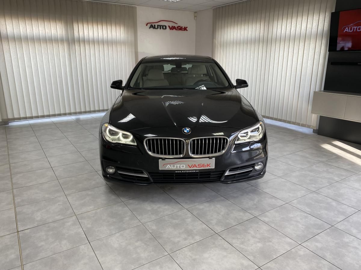 BMW Řada 5, 530 XD,VIRTUAL,SERVISKA,DPH - fotka 5