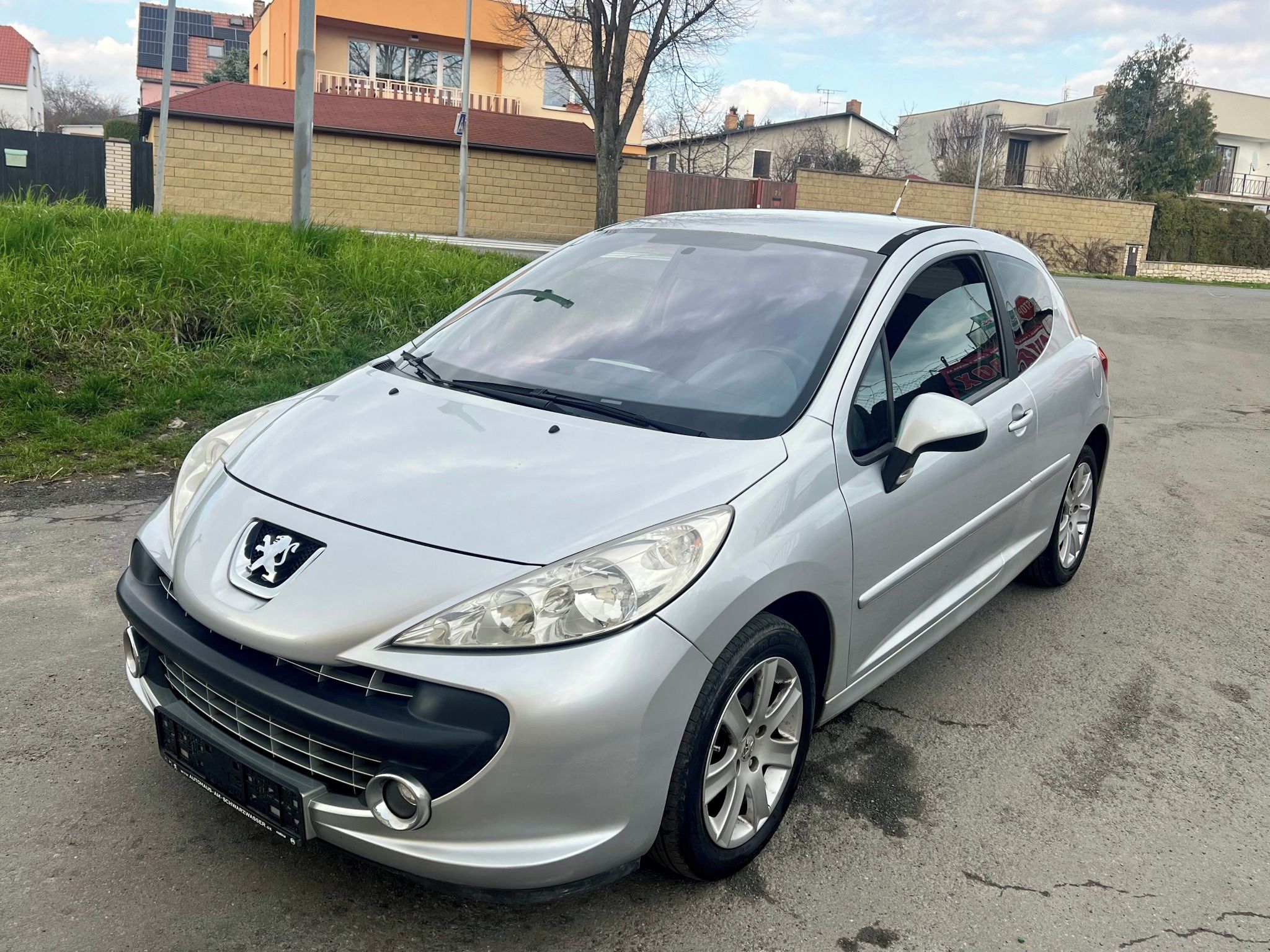Peugeot 207, 1.6i 16V 80kW.Klima. - fotka 2