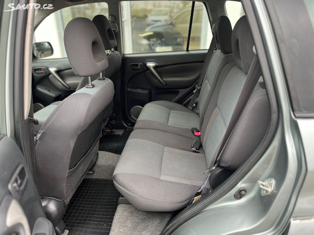 Toyota Rav4, fotka 11