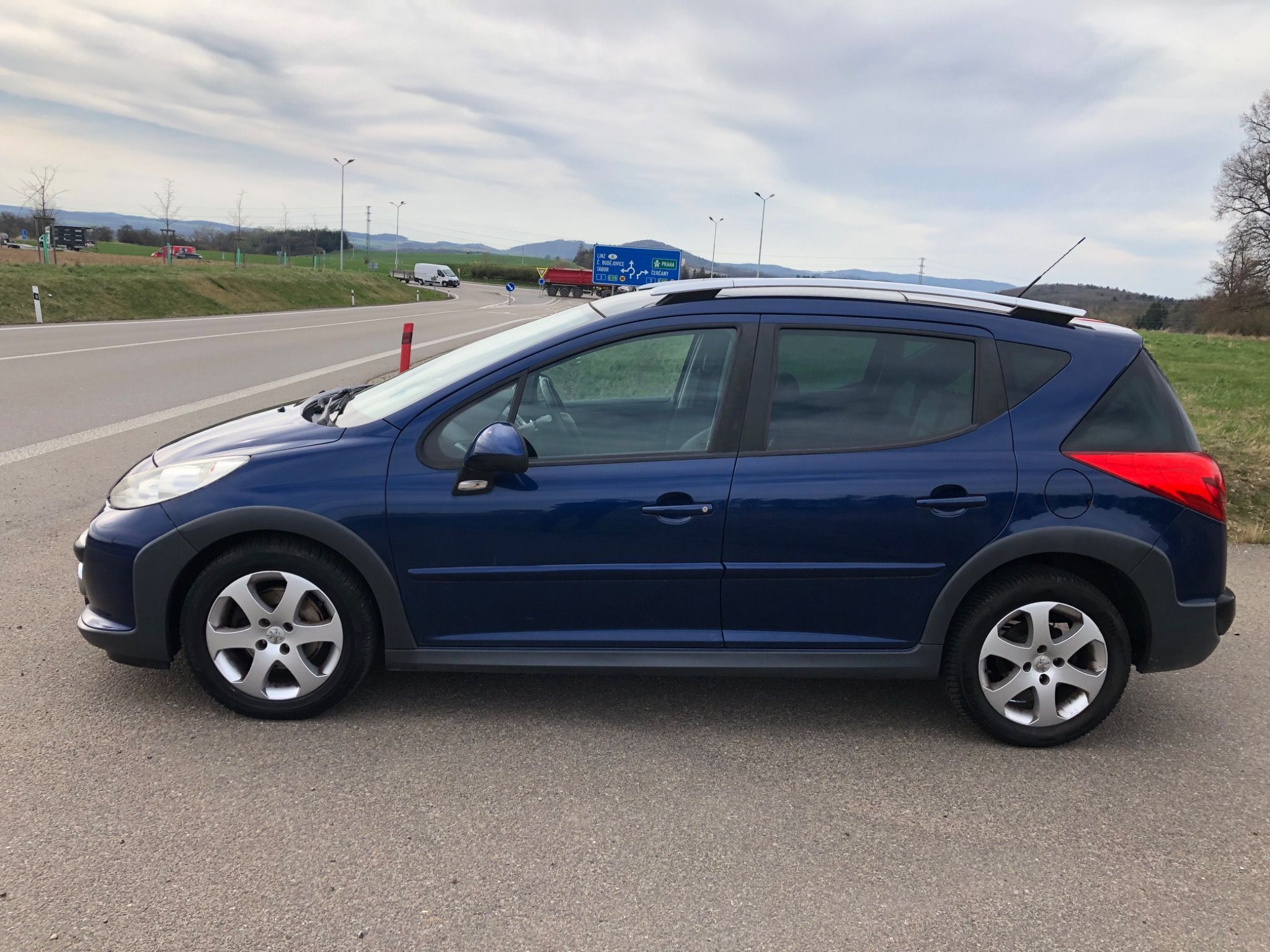 Peugeot 207, SW 1.6i 88kW edice JBL - fotka 2