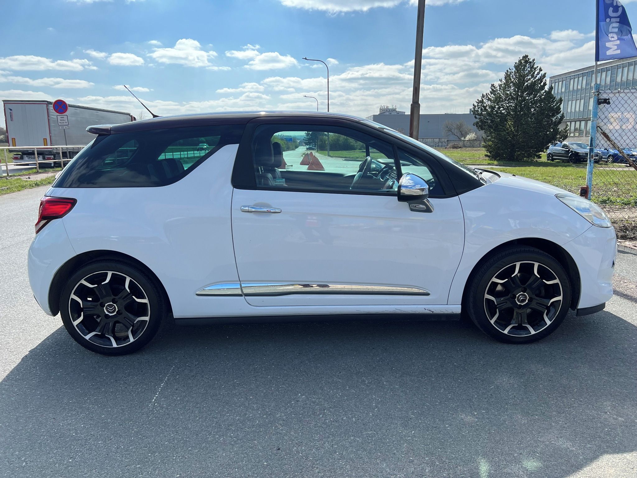 Citroën DS3, 1.6 i 115kW SPORT CHIC - fotka 4