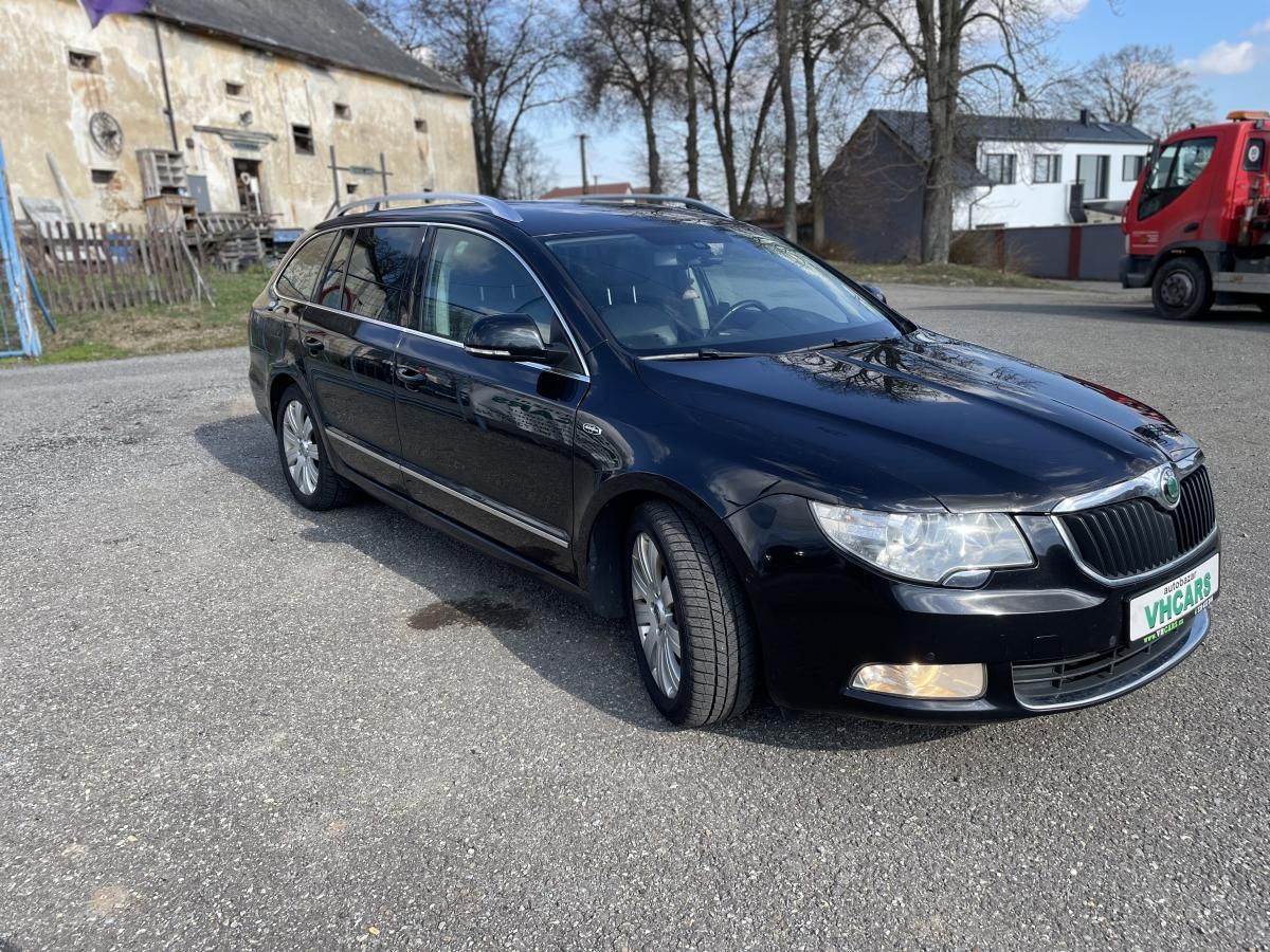 Škoda Superb, 3,6FSI Laurin & Klement - fotka 3