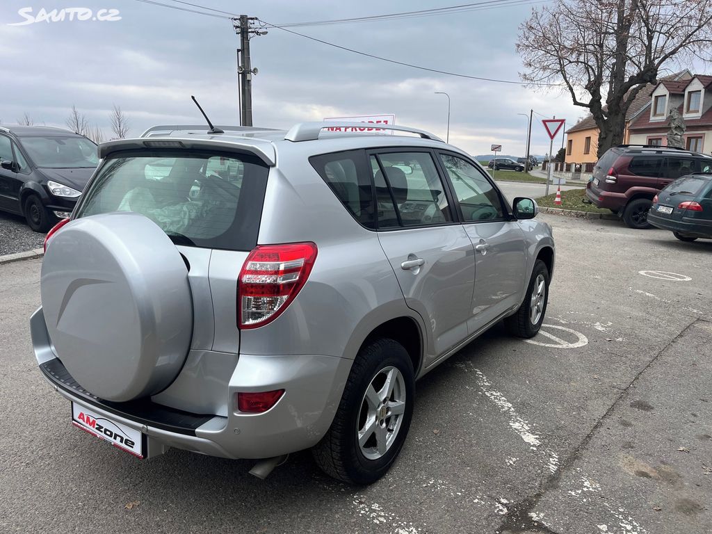 Toyota Rav4, fotka 5