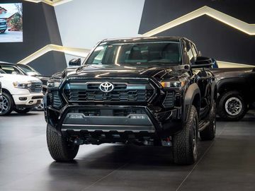 2.4 TRD Off-Road Premium 4x4