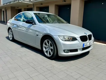 BMW Řada 3, 325i