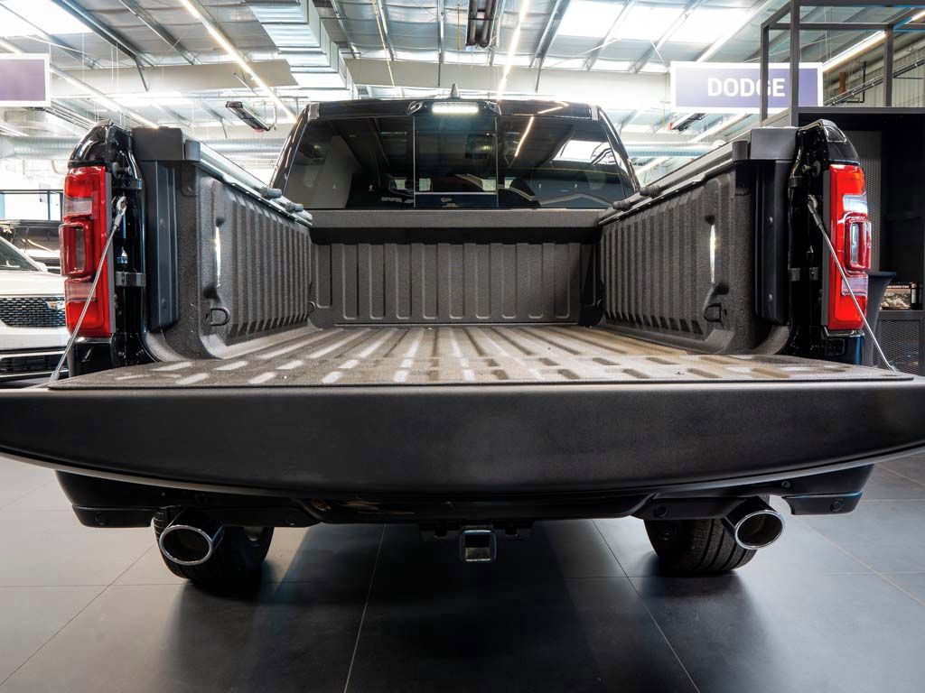 Dodge Ram, 5.7 Longhorn V8 Rambox 22Alu - fotka 6