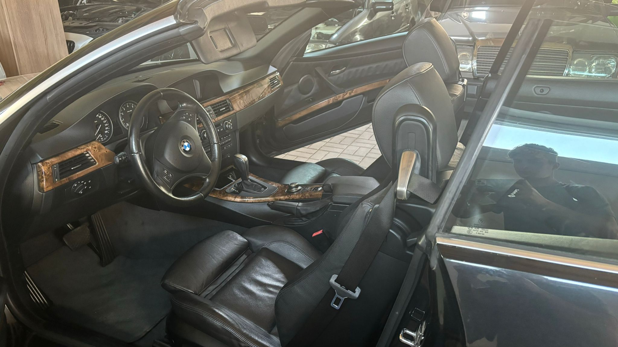 BMW Řada 3, 335i  cabrio - fotka 5