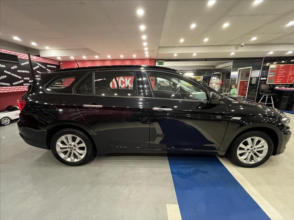 Fiat Tipo, 1,6 MultiJet  Lounge - fotka 6
