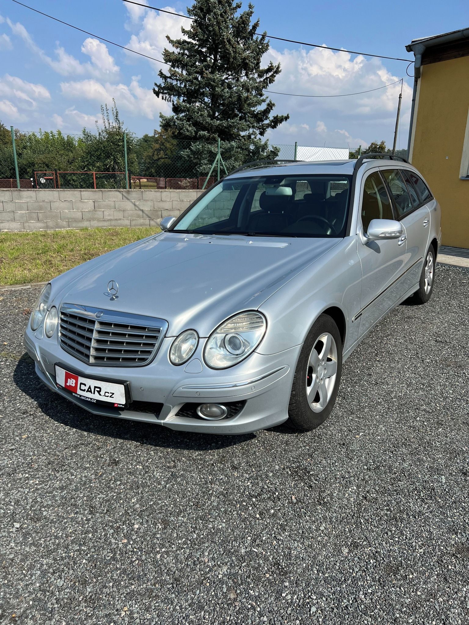 Mercedes-Benz Třídy E, 320CDI ELEGANCE NAVI VÝHŘEV AT - fotka 2