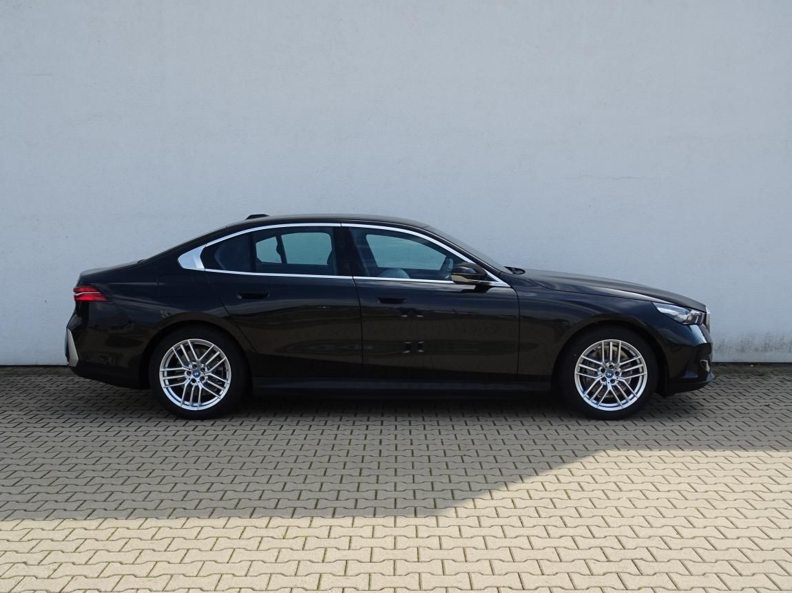 BMW i5, eDrive40 Sedan - fotka 5