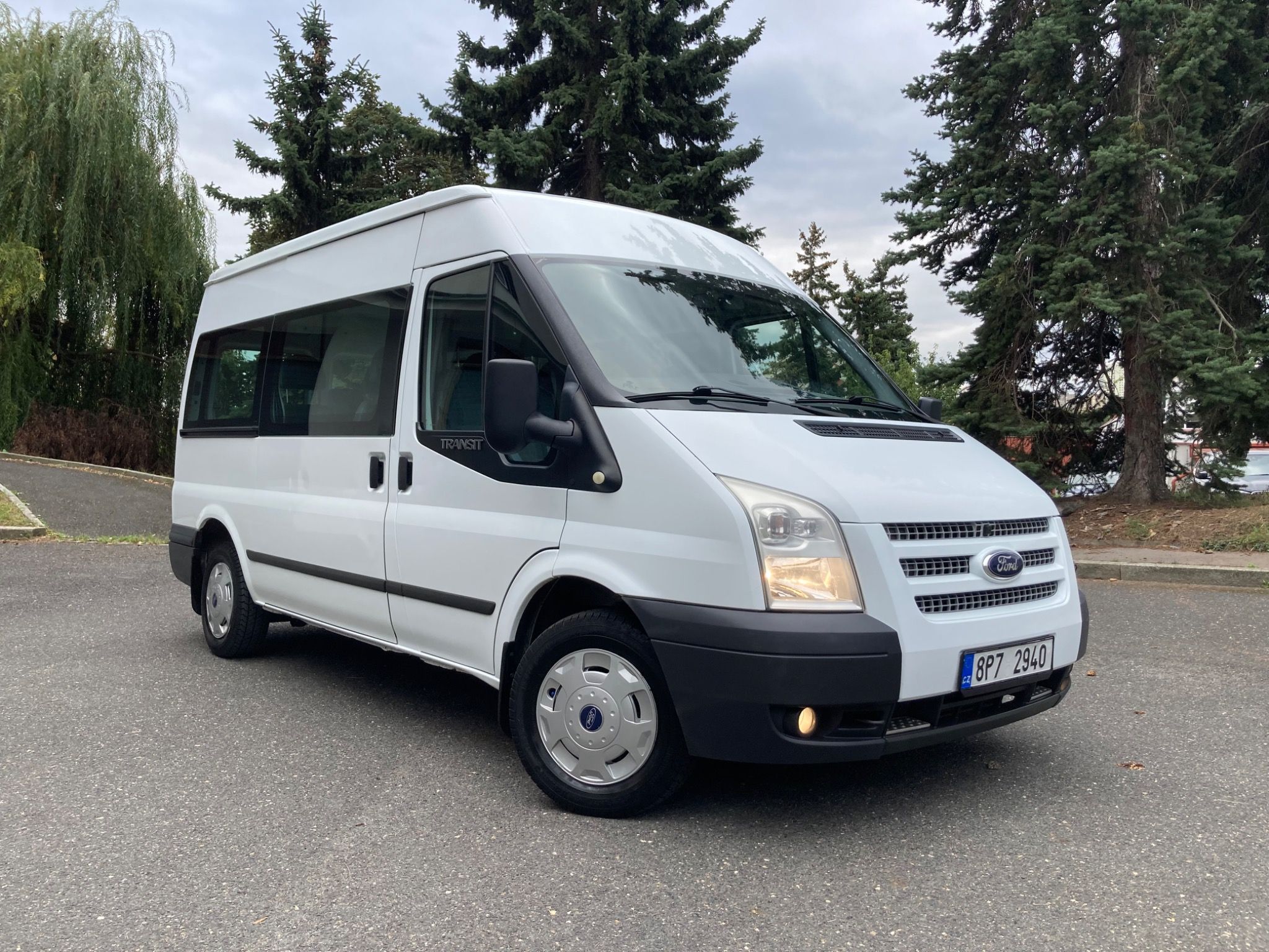 Ford Transit, 2.2TDCi 74kW T300 9míst Klima - fotka 2