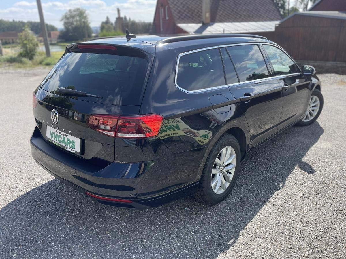 Volkswagen Passat, 2,0 TDI 110kW Business - fotka 4