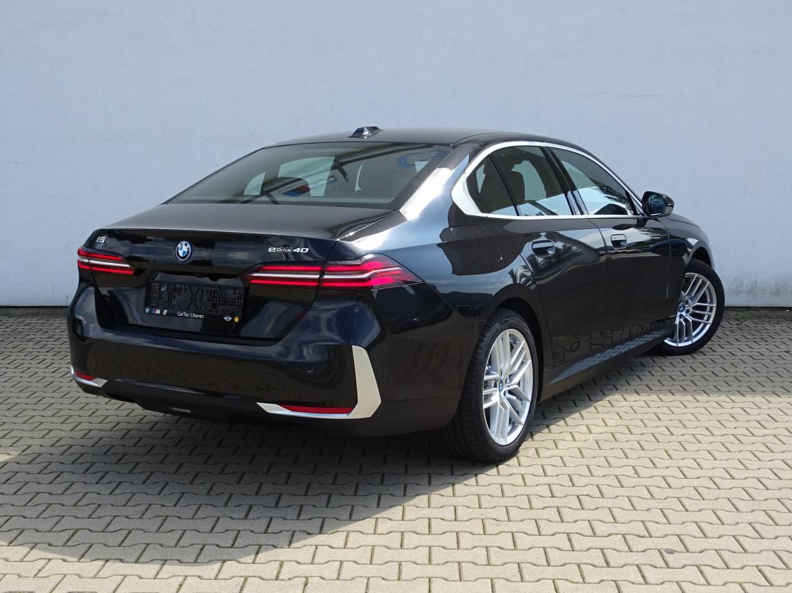 BMW i5, eDrive40 Sedan - fotka 3