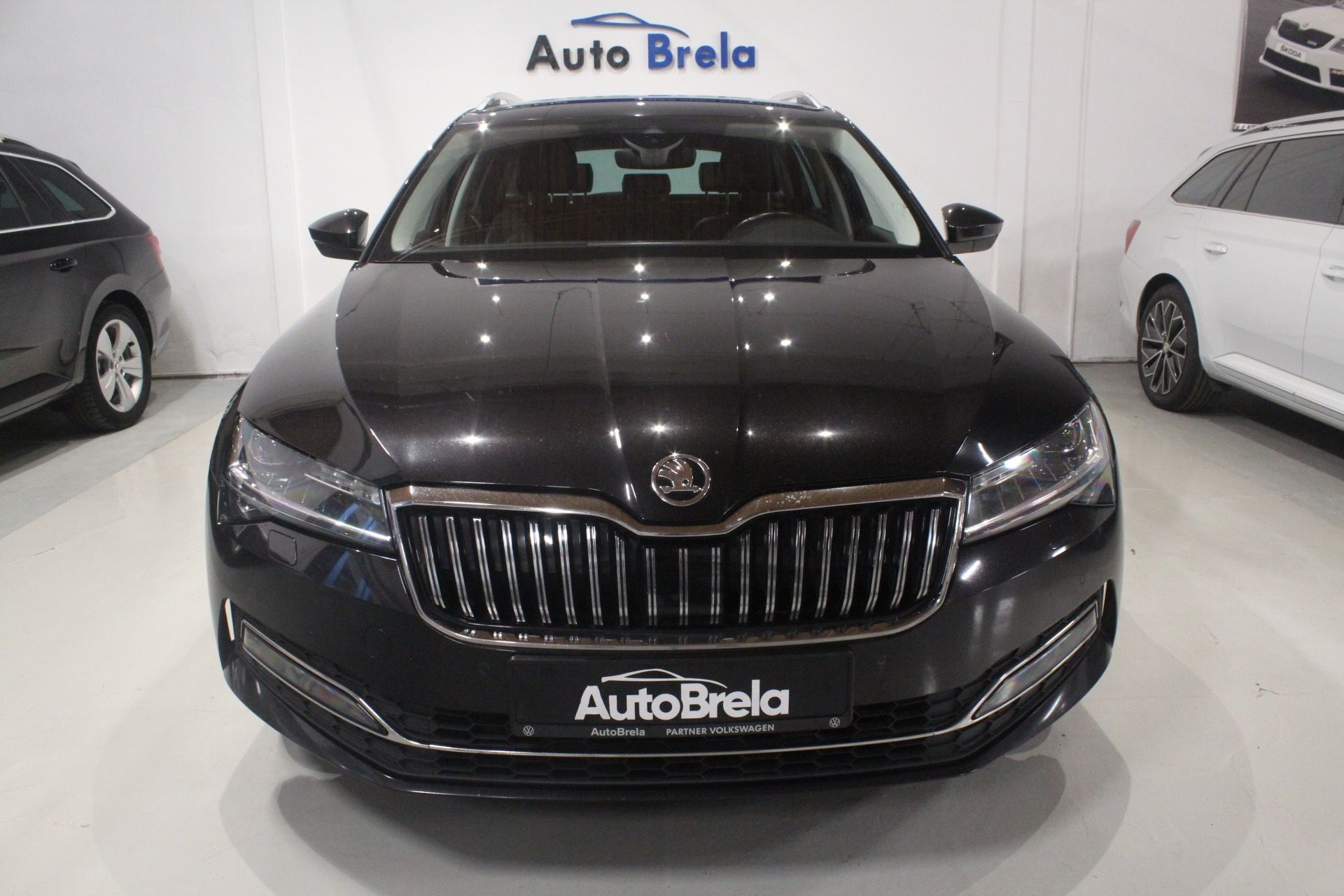 Škoda Superb, 2.0TDI DSG Facelift Matrix - fotka 4