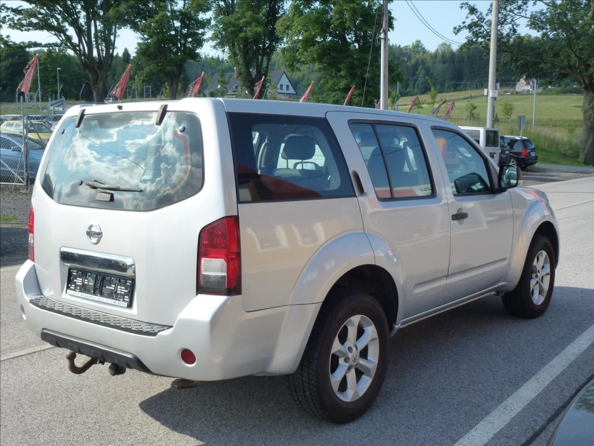 Nissan Pathfinder, 2,5 DCI 4x4 7míst - fotka 5
