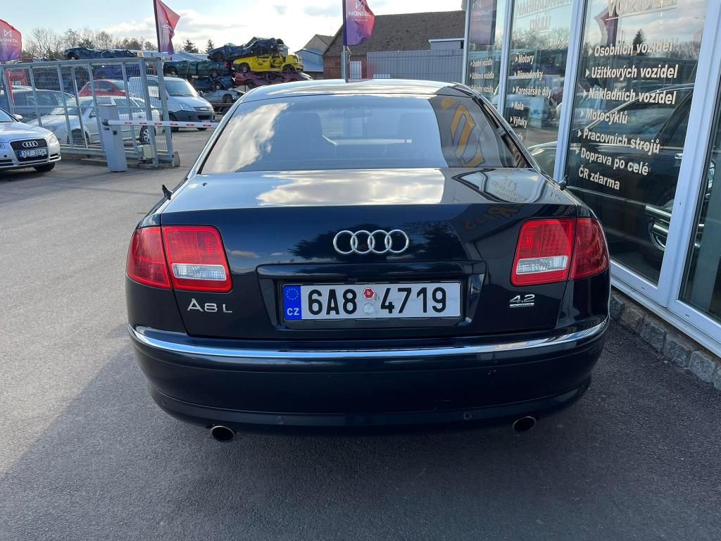 Audi A8, 4,2 Long - Vládní vůz - fotka 6