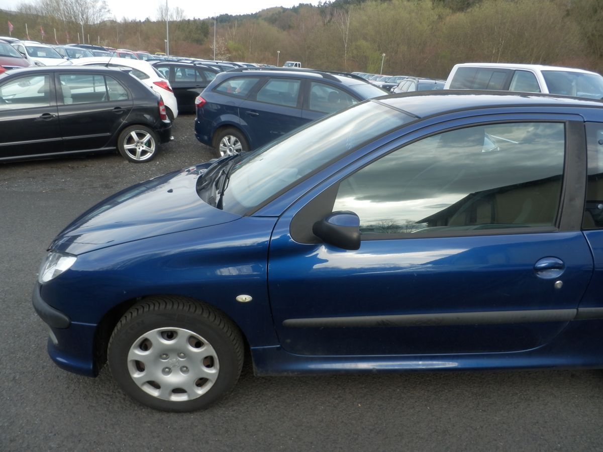 Peugeot 206, 1,4 55KW KLIMA - fotka 5