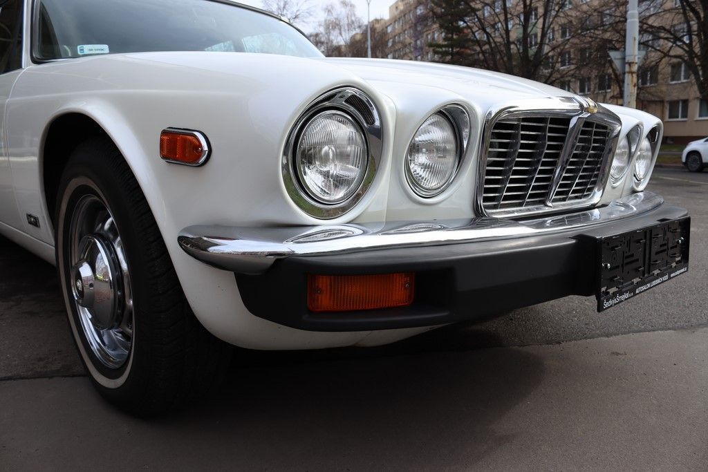 Jaguar XJ6, XJ6L 4.2 V6 125kW 1974 - fotka 6
