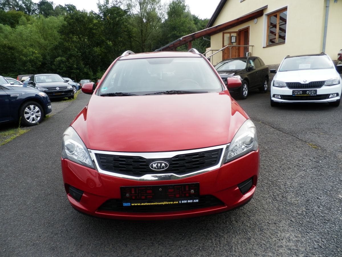 Kia Cee´d, 1,4 77KW KLIMA - fotka 3