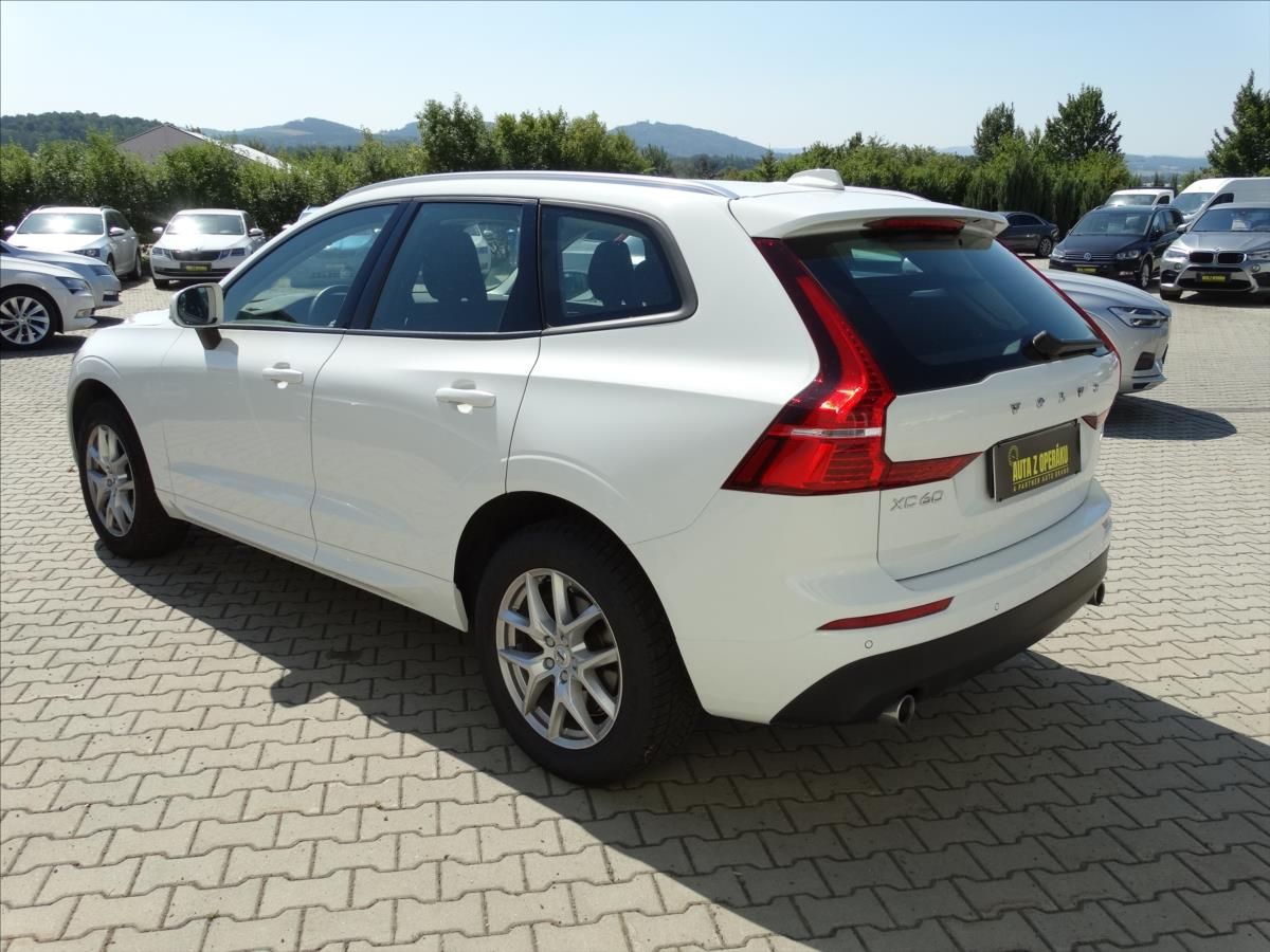 Volvo XC60, 2,0 D3 Momentum MAN ČR - fotka 5