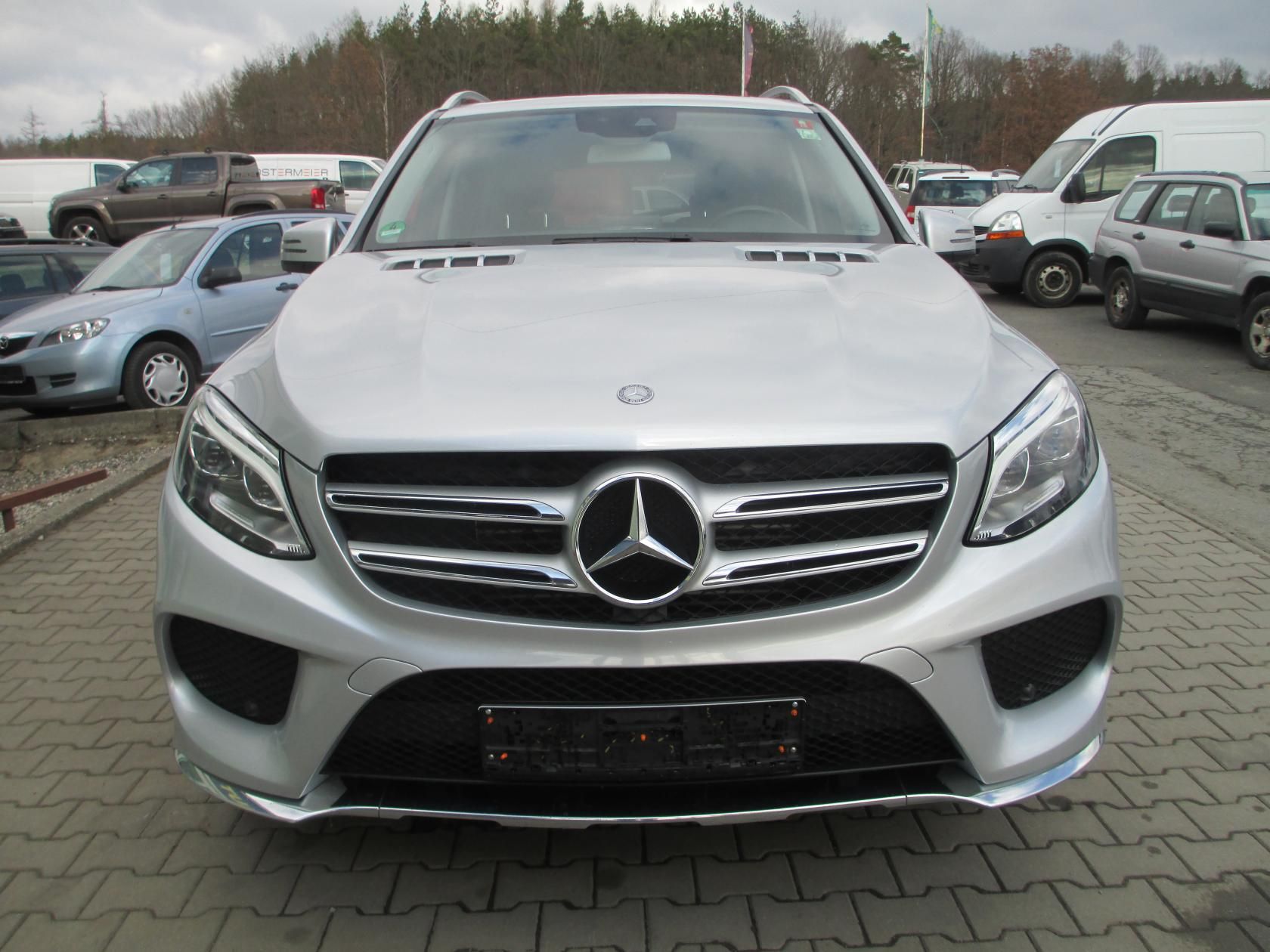 Mercedes-Benz GLE, 250d,150kW,AMG,WEBASTO,LED,DPH - fotka 2