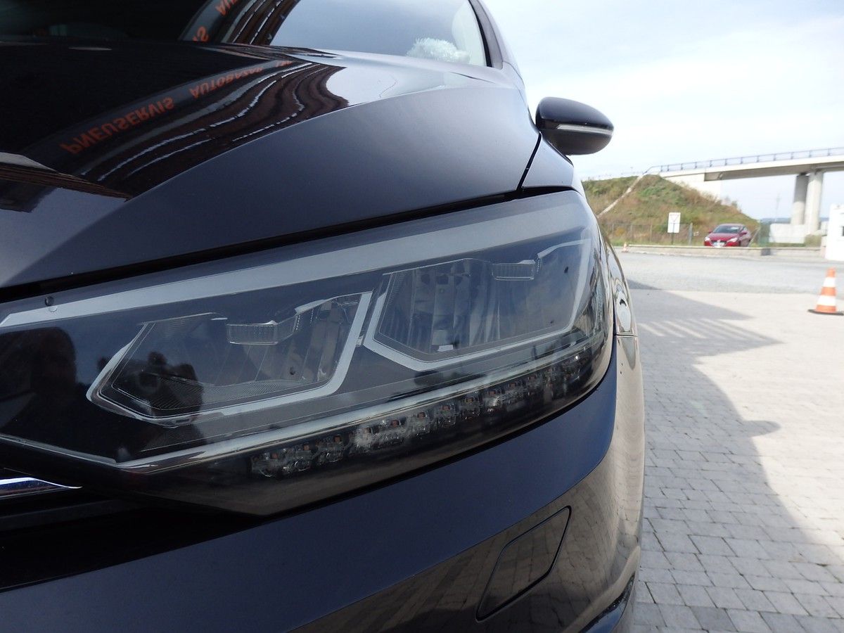 Volkswagen Touran, 2,0 TDI 140kW HIGHLINE,DSG LED - fotka 6