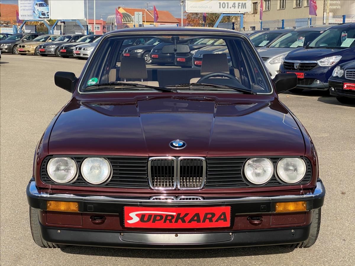 BMW Řada 3, 325e 2.7 Plna historie Bmw! - fotka 2