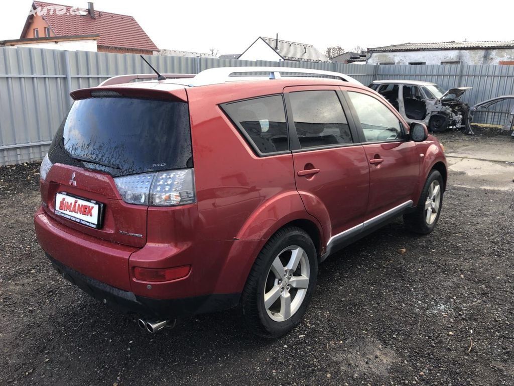 Mitsubishi Outlander, 2.2 Di-D 4X4 - fotka 3