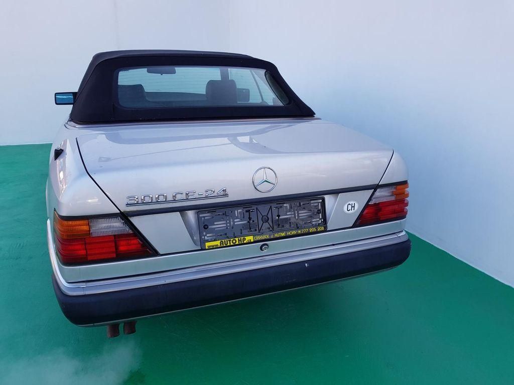 Mercedes-Benz, 300 CE-24CA KABRIO - fotka 5