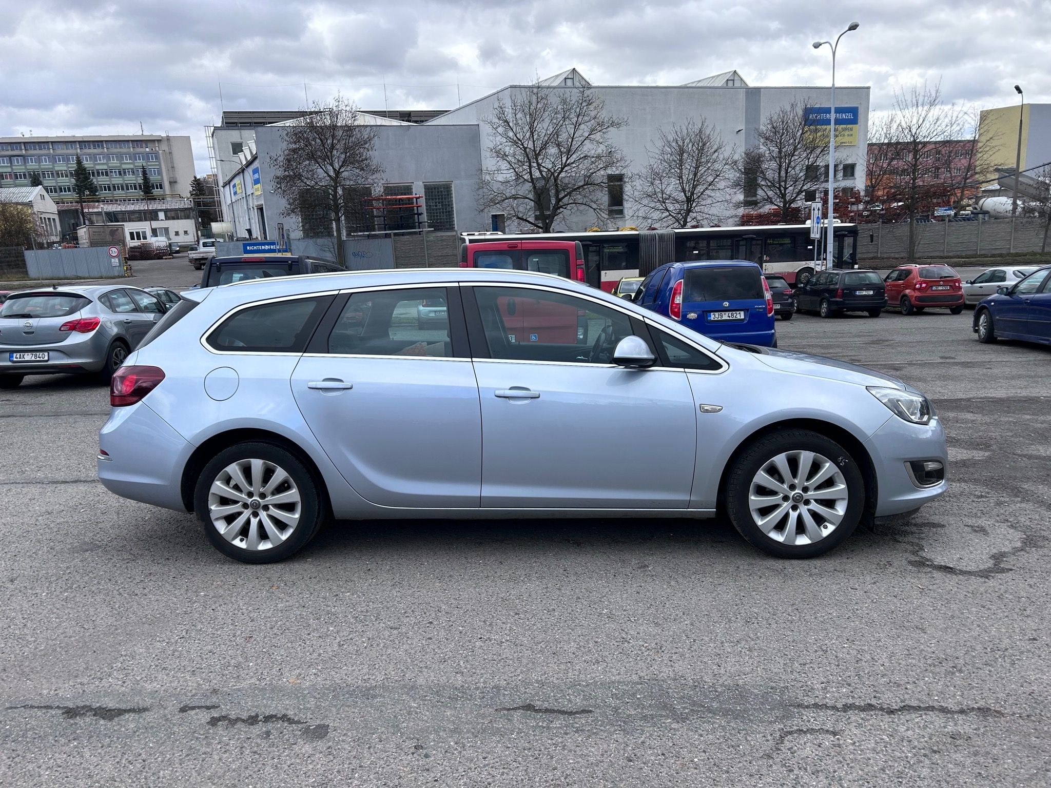 Opel Astra, J Sports Tourer, nové TURBO - fotka 4