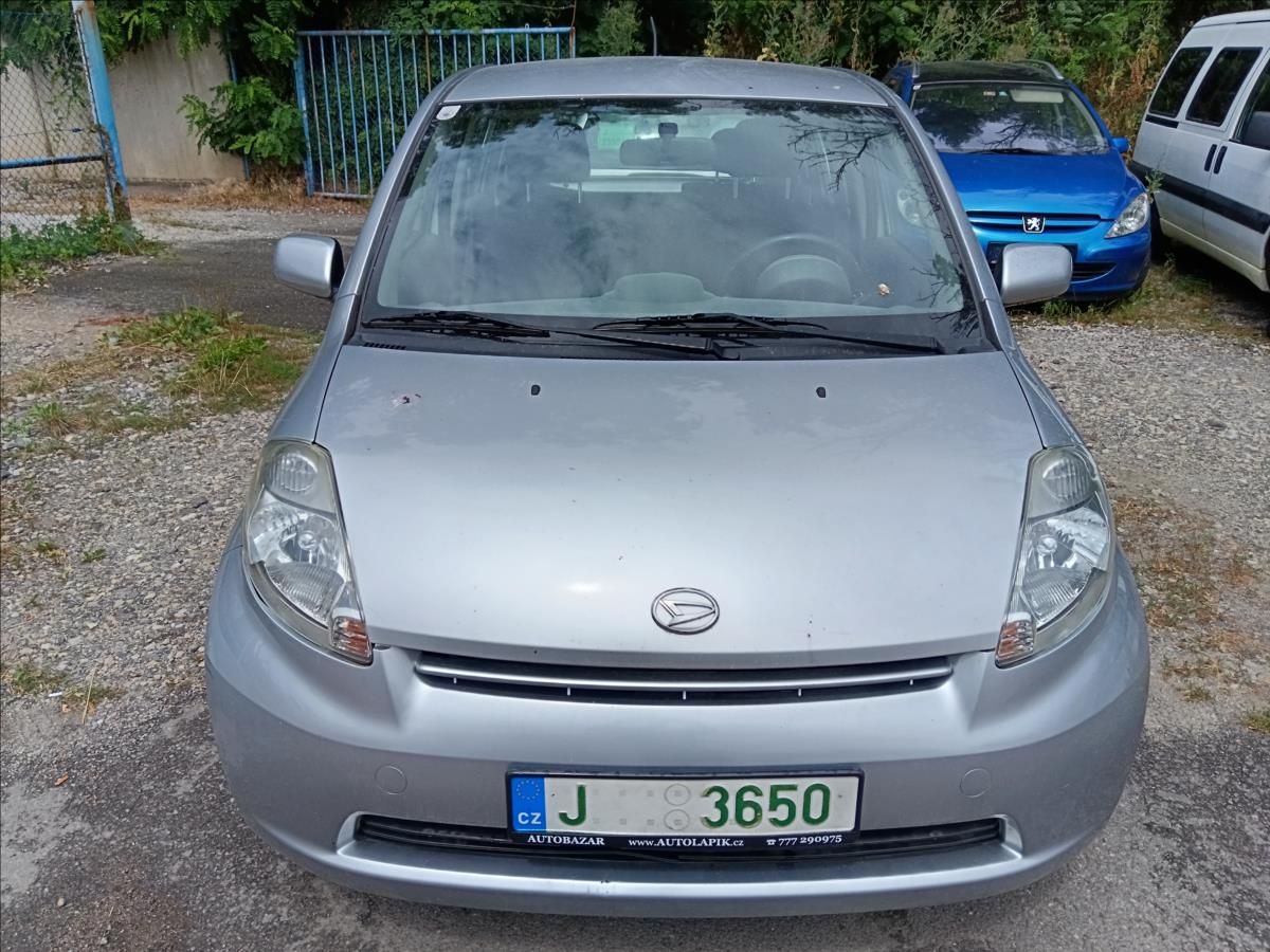 Daihatsu Sirion, 1,0 i Top