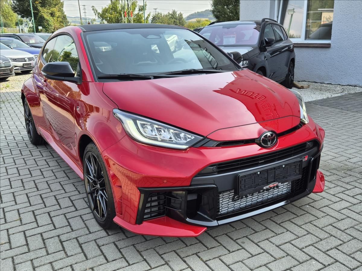 Toyota GR Yaris, 1,6 GR 8AT 4x4 FACELIFT *NOVÝ - fotka 4