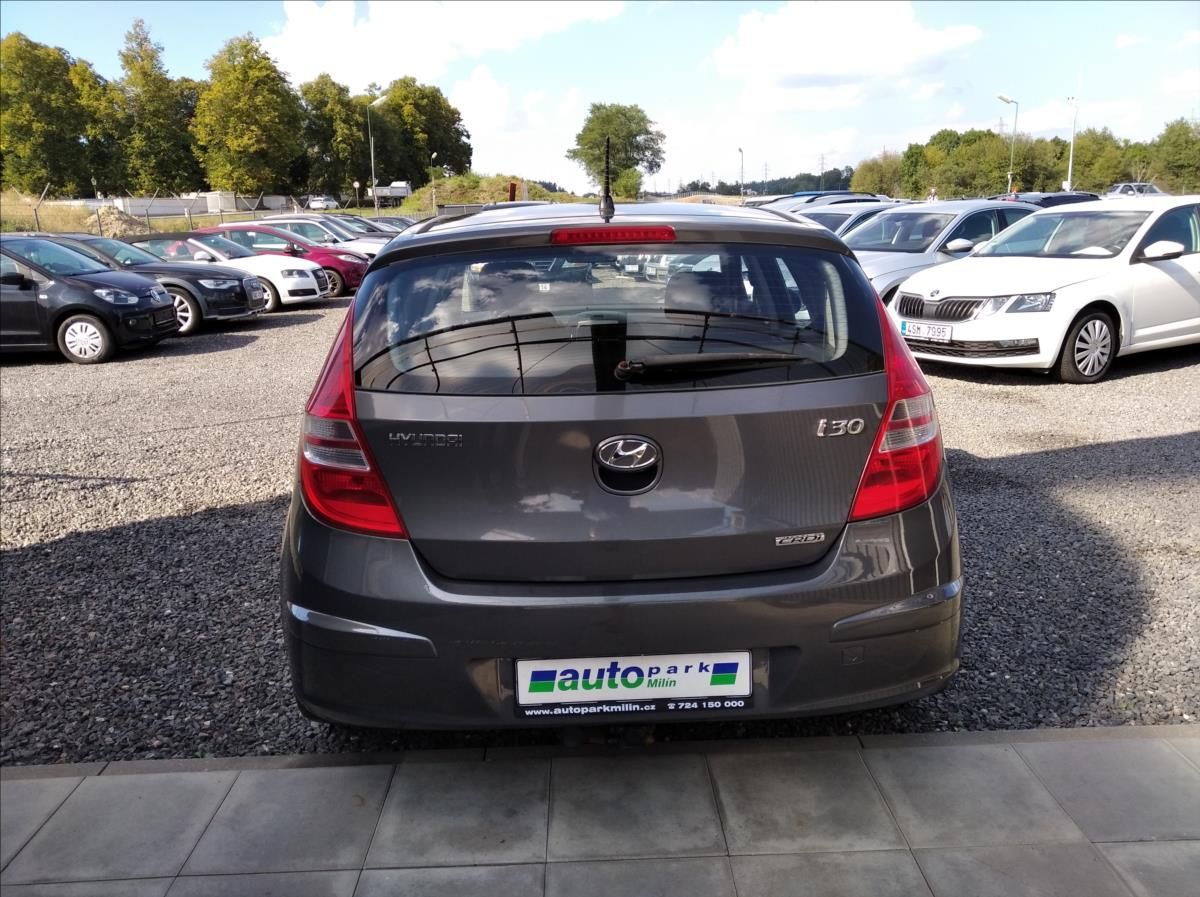 Hyundai i30, 1,6 CRDi VGT 66kW Comfort - fotka 6