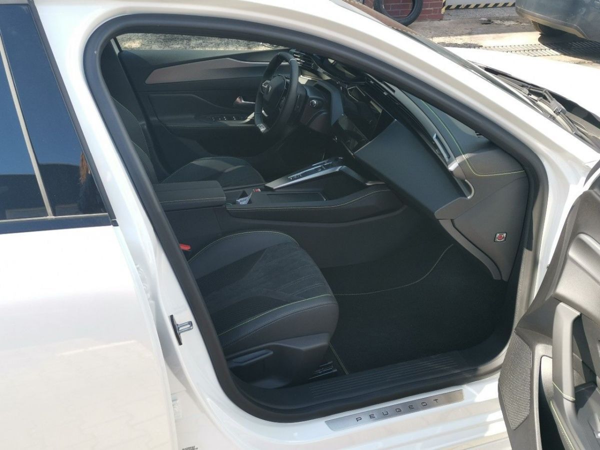 Peugeot 308, SW GT Plugin HYBRID 225 e-EAT8 - fotka 4