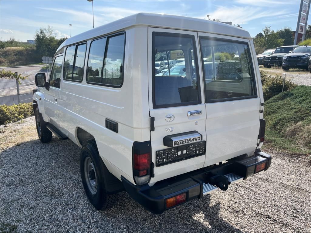 Toyota Land Cruiser, GRJ78 MY24  4,0 V6 5M/T Standa - fotka 5