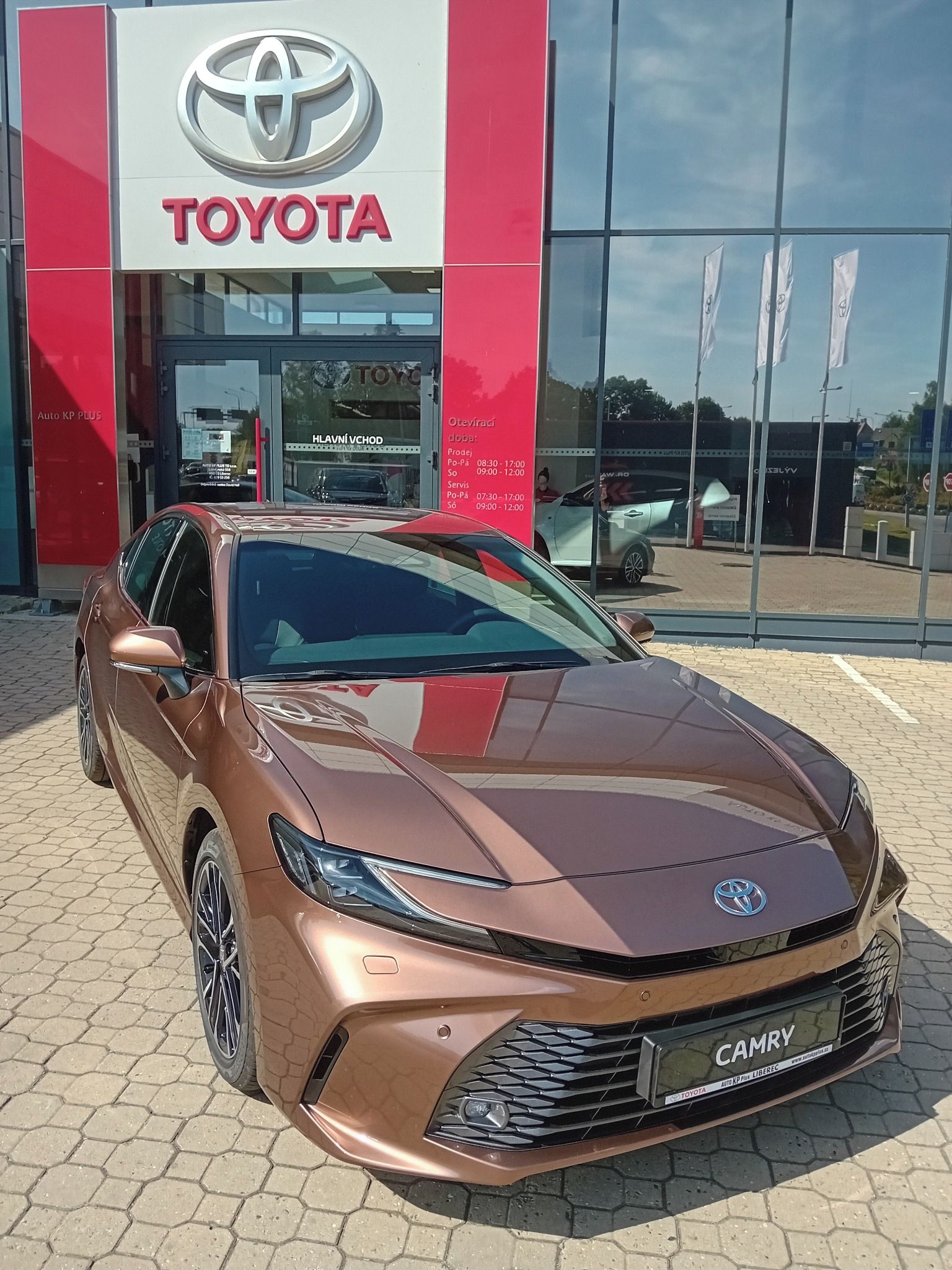 Toyota Camry, 2,5 HEV 230 k Prestige - fotka 5