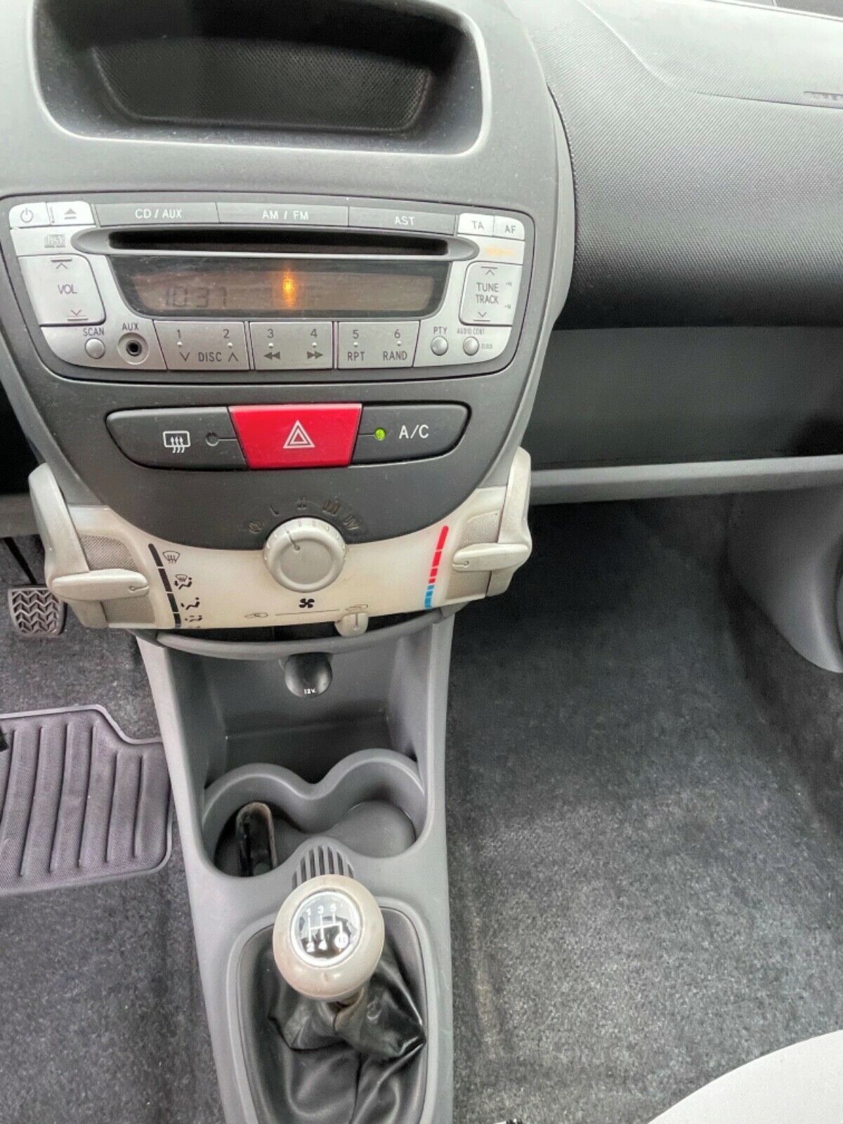 Peugeot 107, plny servis - fotka 5
