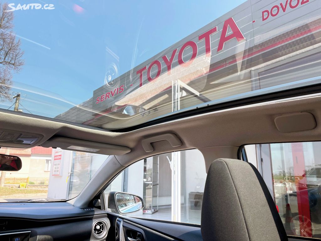 Toyota Auris, fotka 7