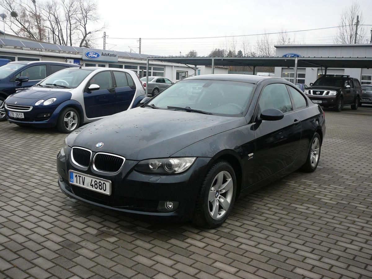 BMW Řada 3, 2,0 320d xDrive Coupe - fotka 2