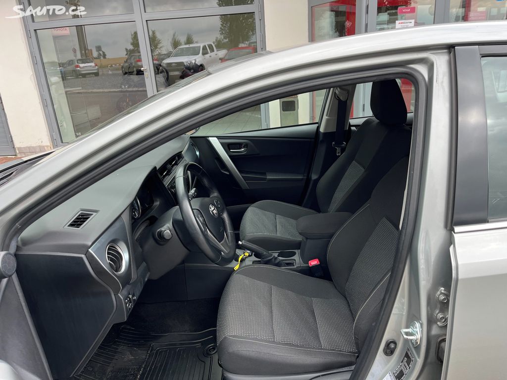 Toyota Auris, fotka 7