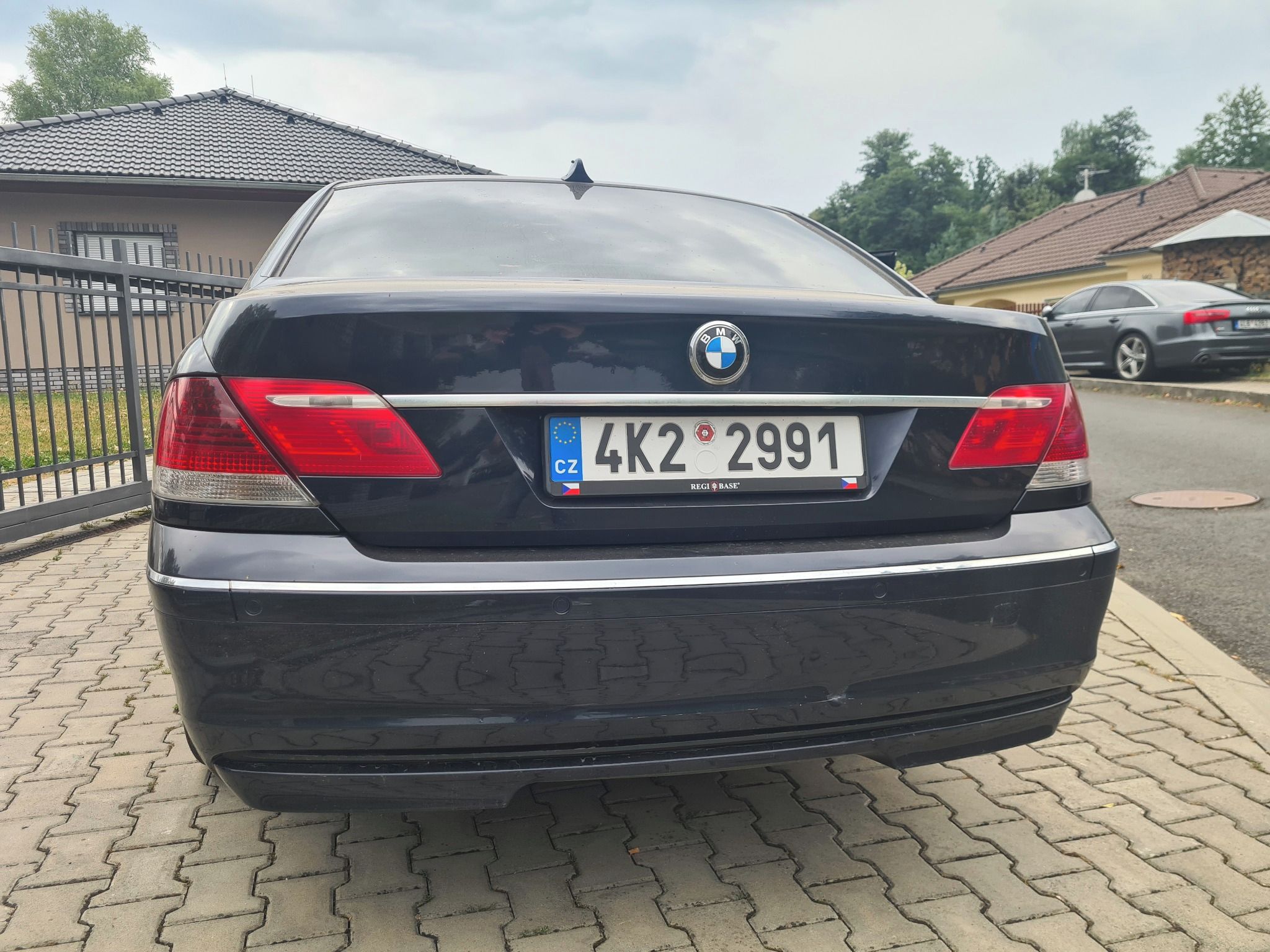 BMW Řada 7, Plný servis  LONG - fotka 4