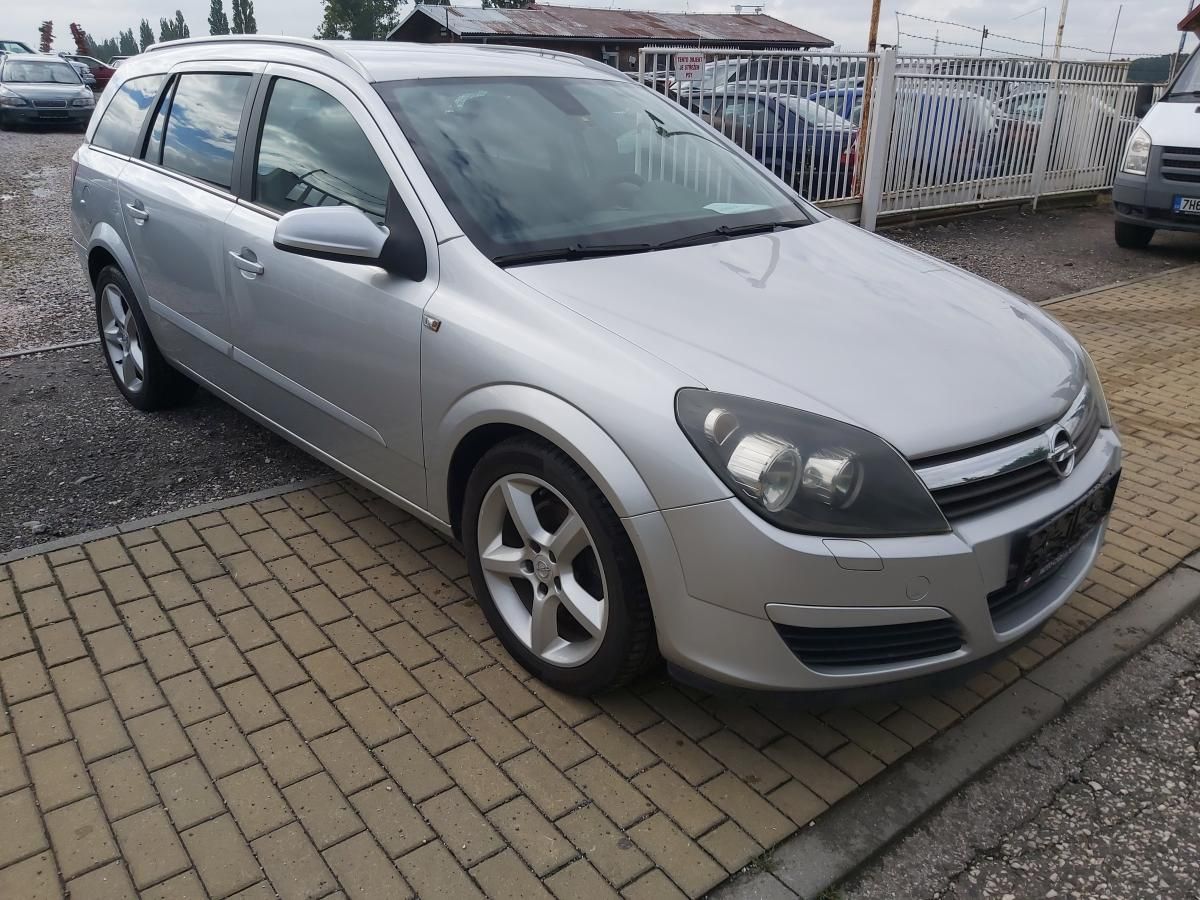 Opel Astra, 2,0 T  125 KW - fotka 6
